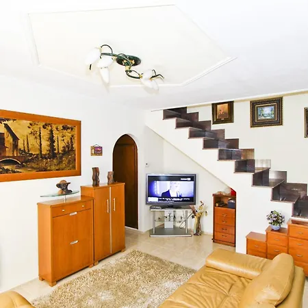 Arena Villa